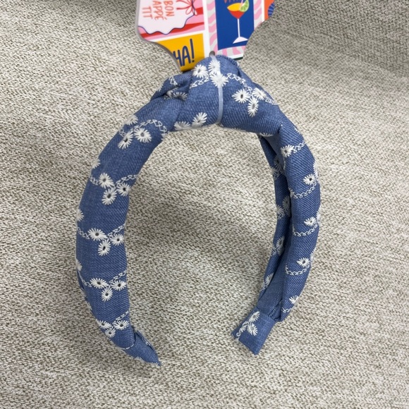 NWT ⚜️💙⚜️ Piper K Gorgeous Blue Floral Denim Embroided  Headband - Picture 8 of 12